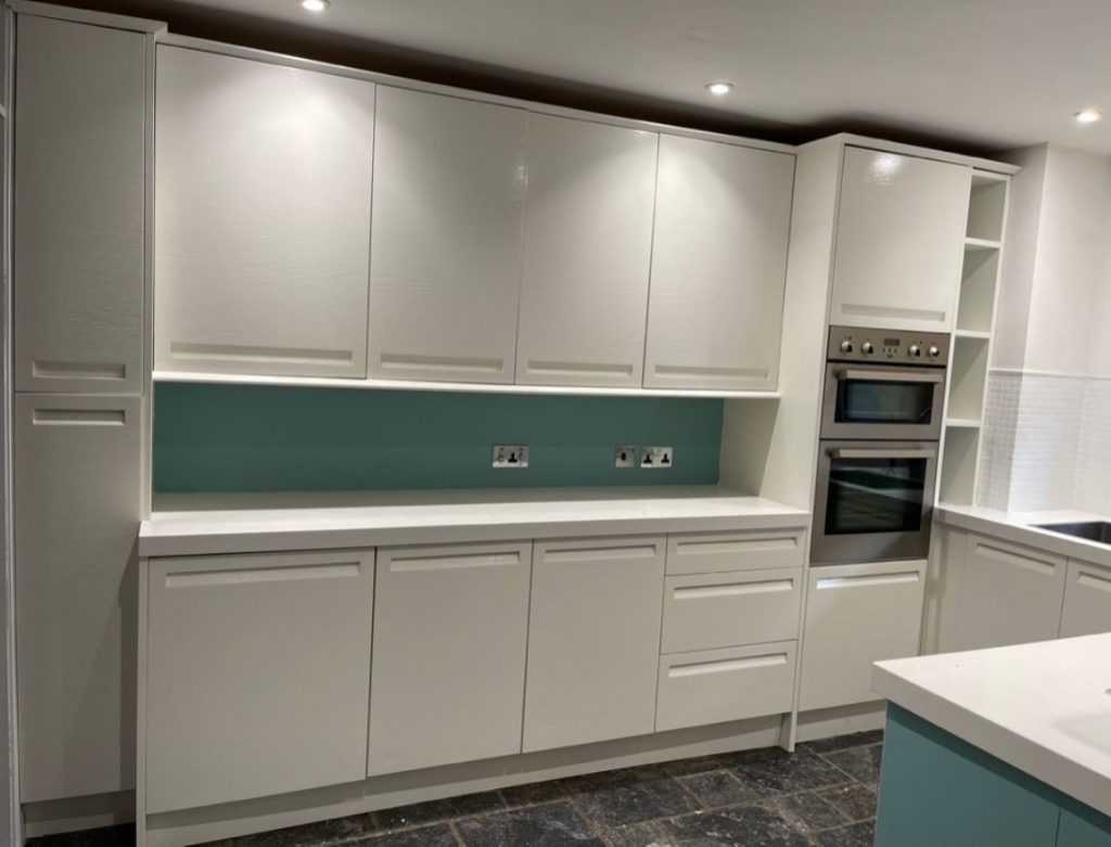 kitchen cabinet spraying